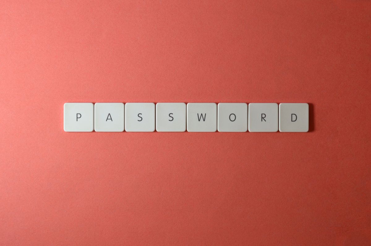 Tulisan PASSWORD pada papan ketik komputer